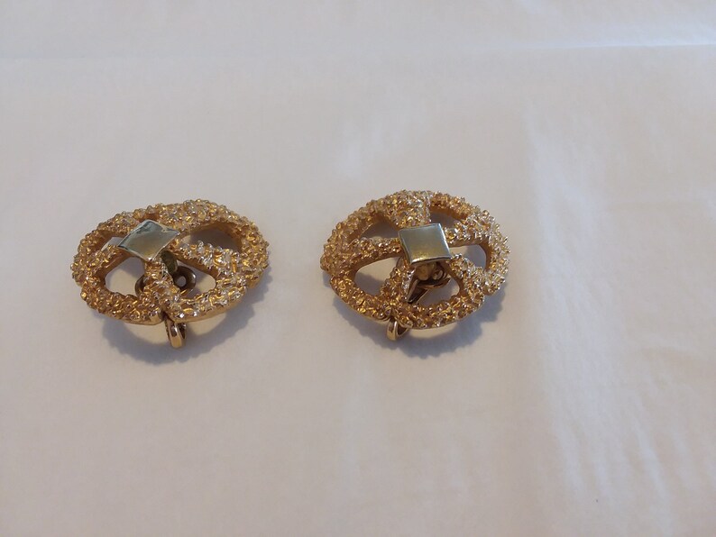 Vintage Trifari Earrings Costume Jewelry Clip on Earrings Etsy