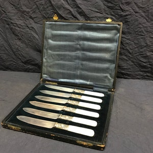 Vintage Set of Six Mother of Pearl handle knives. Vintage fruit knives.