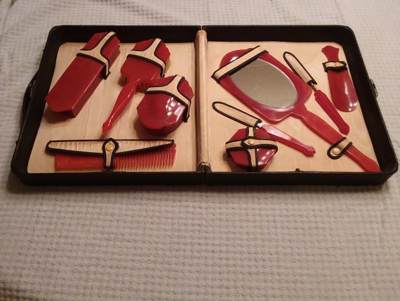 Vintage Ladies Travel Vanity Set 9 Piece Dresser Boudoir Bakelite Celluloid In Original Case