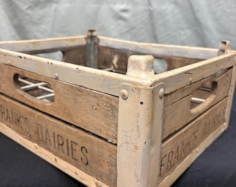 Vintage Franks Dairy Creamer Crate : caisse de bouteille de lait en bois.