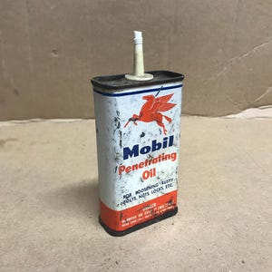 Vintage Mobil Penetrating Oil Can, Petroliana, Vintage Petrol, SOCONY, Service Station Memorabilia.