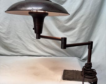 Vintage Machine Age Low Profile Futuristic Sight Saver Desktop Lamp.