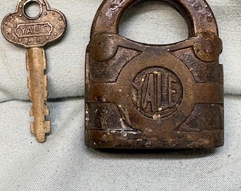 Antique Yale and Towne Manufacturing and Company Padlock. Vintage Padlock. Old Locks.