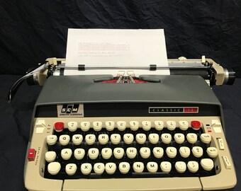 Vintage Smith Corona Classic Twelve manual Typewriter.