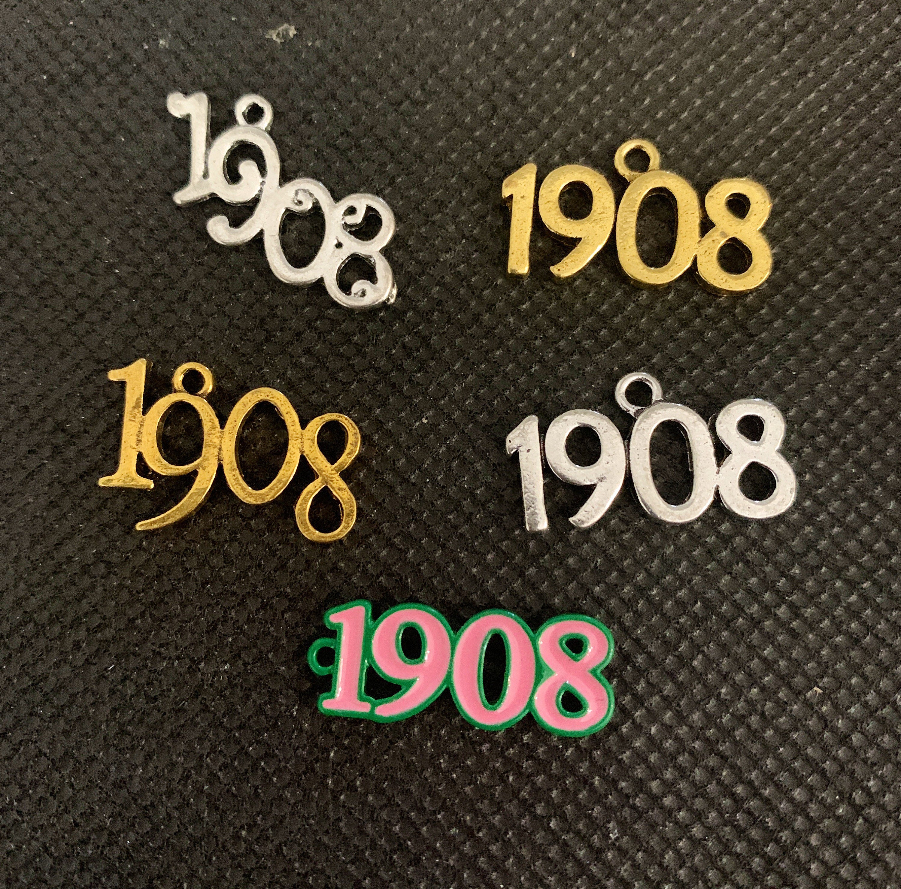 08 charms* 3 styles
