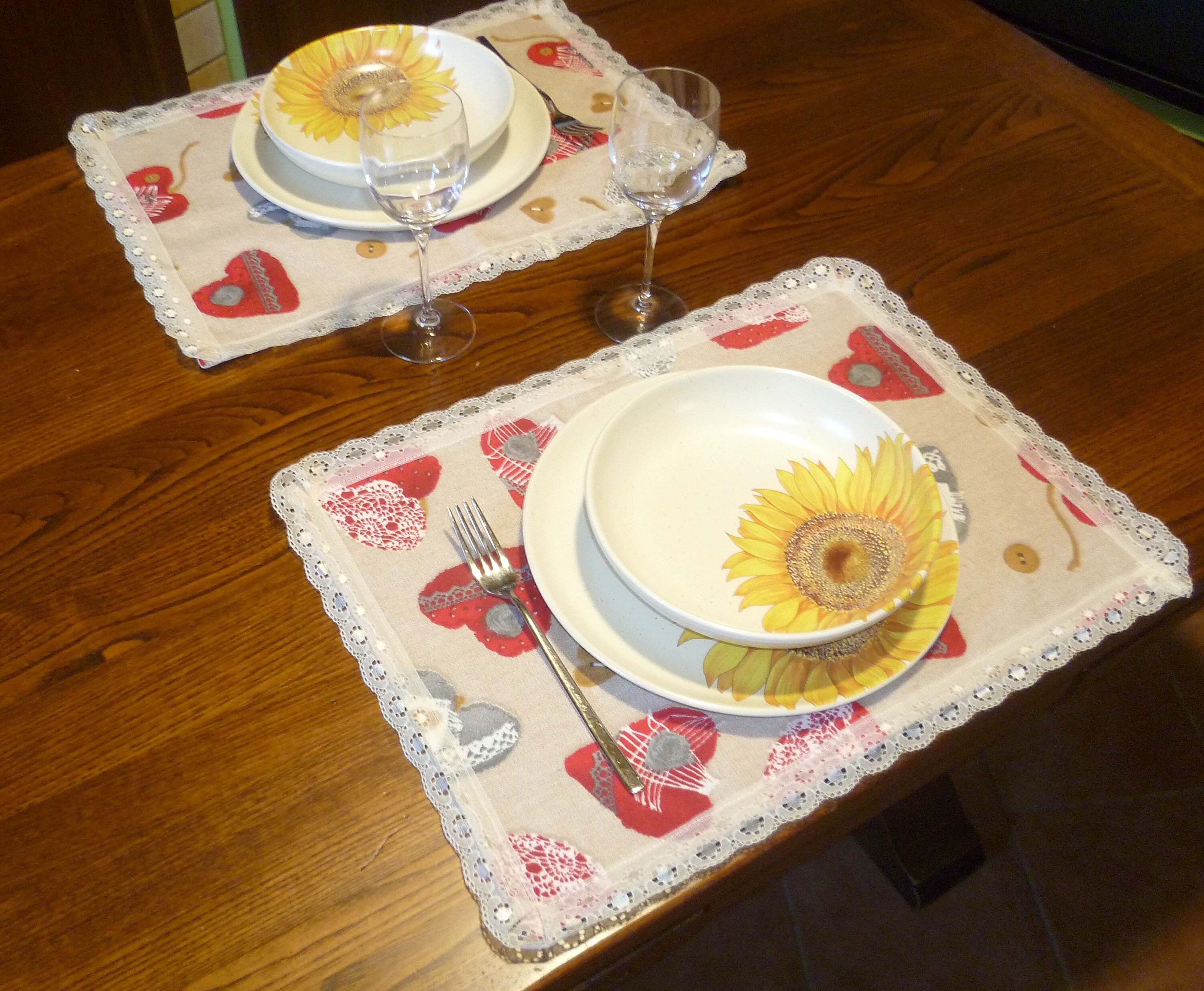 Tovagliette Americane Fiore Nero Oro 38cm - Set 2 Pezzi In PVC Lavabili Con Motivo Rosa Cinese | Antiscivolo E Termiche