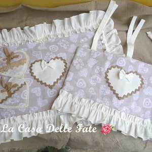 Housse de four beige shabby chic, housse de plaque de cuisson, maniques avec coeur central en patchwork et noeuds, housse de four en forme de coeur, housse de plaque de cuisson, maniques