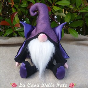 Halloween vampire gnome with purple cloak, sorcerer gnome with cloak, wizard gnome, bat Gnomes, warlock gnome for masquerade party, dracula