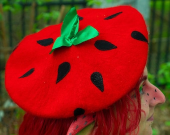 Béret Fraise ou Champignon   par Val'Rök  Gothique  Wicca Alternative cottagecore