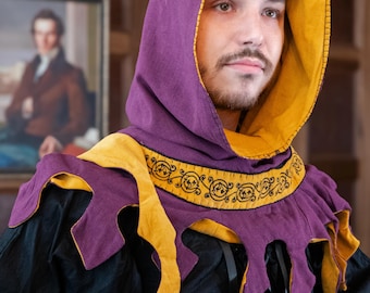 Capucha Liripipe bordada por Val'Rök. Capucha medieval con bordado.