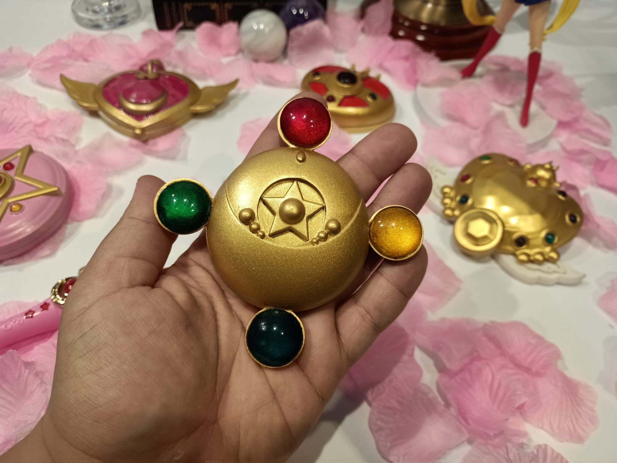 LookHUMAN Sailor Moon Crystal Star Brooch Magnet