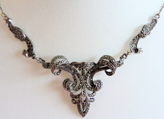 Art nouveau necklace