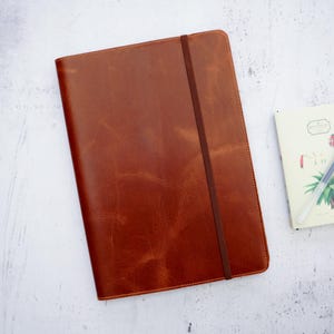 Copertina in pelle per libri di testo e fogli A4 / Chiusura elastica / Tasca per fogli e schede sciolti / 4 colori / Regalo per studenti - insegnanti