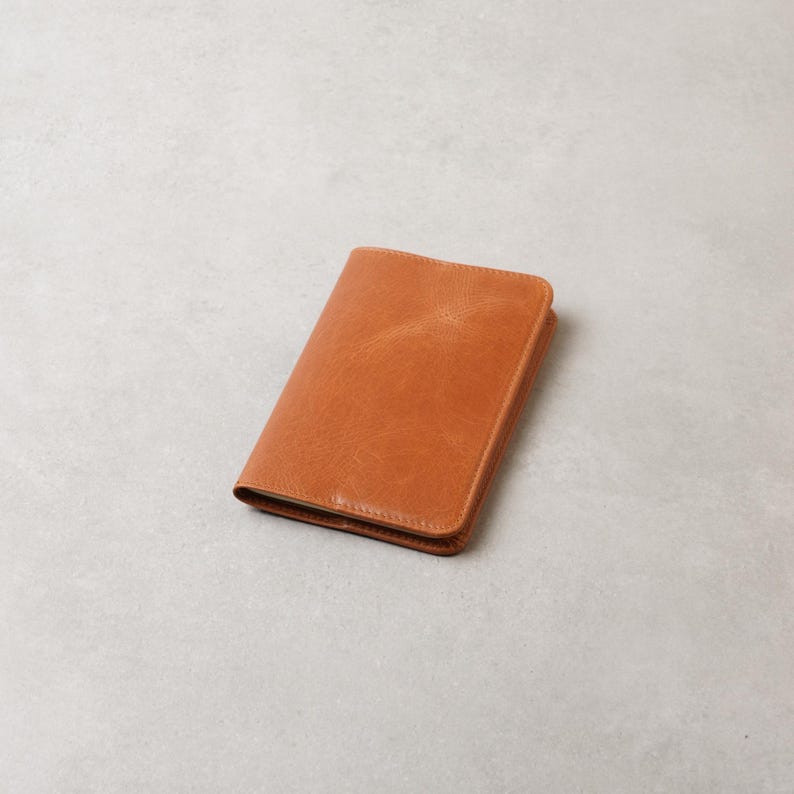 Minimalistiskt läderomslag för fältanteckningar: Pocket Notebook, 6 färger Light Brown