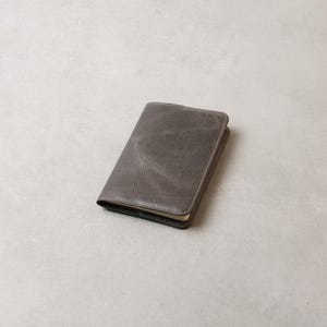Minimalistiskt läderomslag för fältanteckningar: Pocket Notebook, 6 färger Gray
