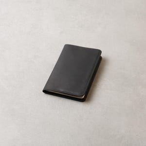 Minimalistiskt läderomslag för fältanteckningar: Pocket Notebook, 6 färger Smoky Black