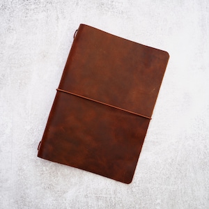 Leather Travelers Notebook Cover for B5 Notebooks | Compatible with Apica, Leuchtturm1917 Composition & Kokuyo Campus Semi B5 | 3 Colors