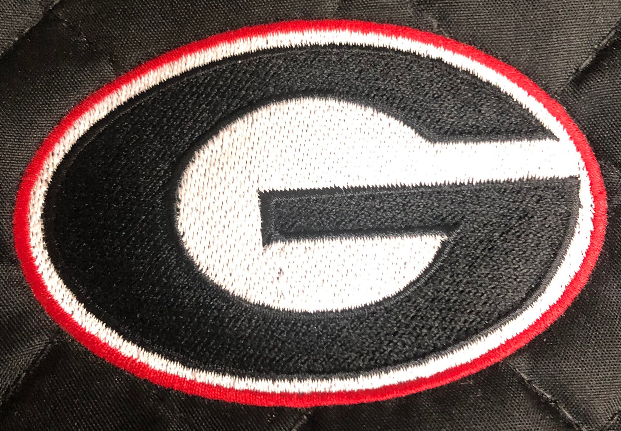Inspired by Georgia-embroidered  2pc set-1 pot holder-1 oven mitt- choice of Black or Red w/the Dawg or the G *See PICTURES* ships US only