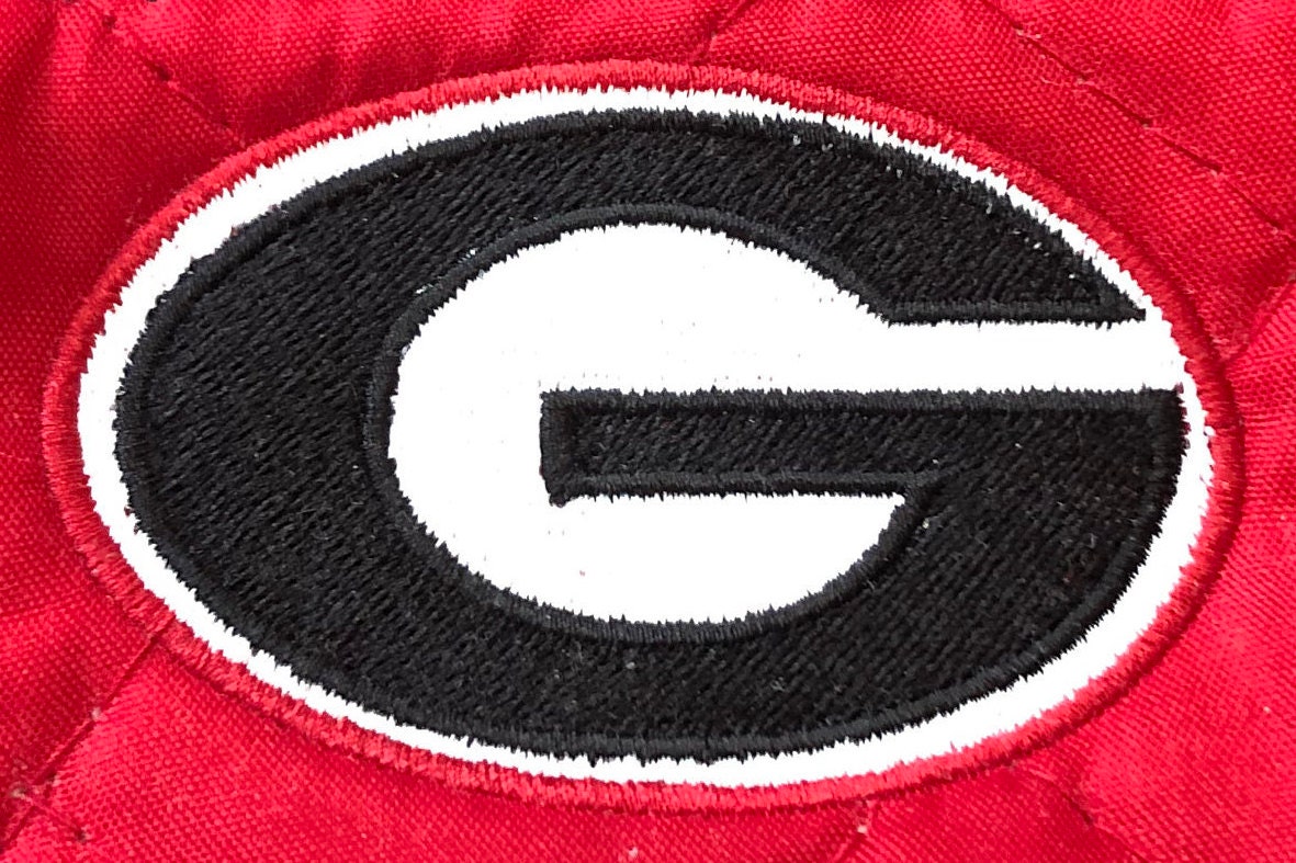 Inspired by Georgia-embroidered  2pc set-1 pot holder-1 oven mitt- choice of Black or Red w/the Dawg or the G *See PICTURES* ships US only