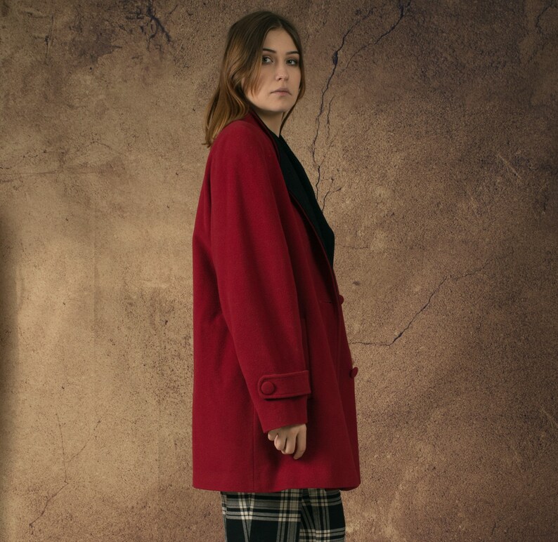womens Vintage clothing by Mooha 90s Vintage beautiful maroon short coat