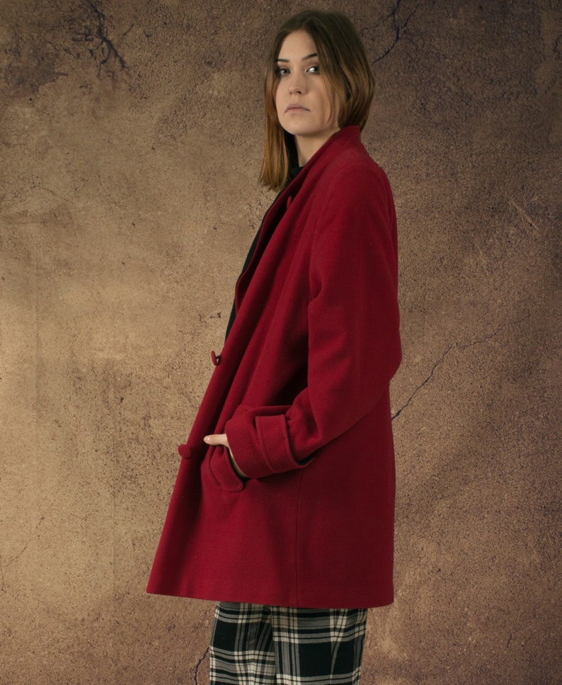 womens Vintage clothing by Mooha 90s Vintage beautiful maroon short coat