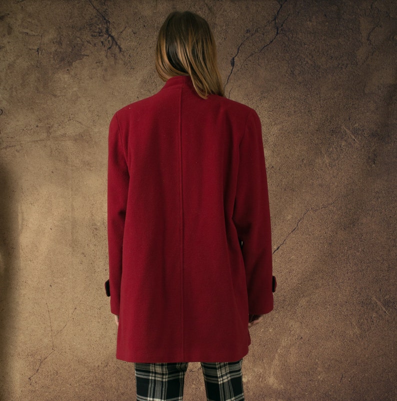 womens Vintage clothing by Mooha 90s Vintage beautiful maroon short coat