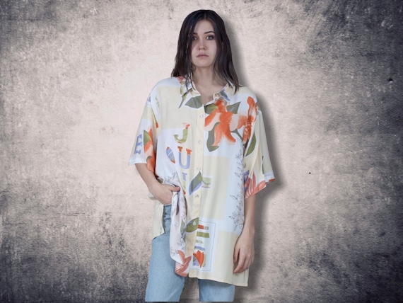 Short sleeve women's bright flowery 90s blouse •W… - image 1