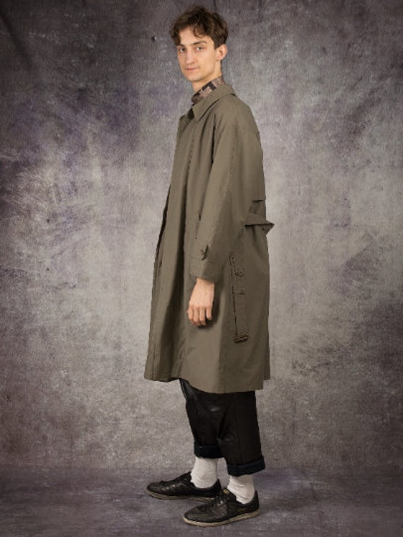 Retro 90s trench coat in minimalist style and bei… - image 2