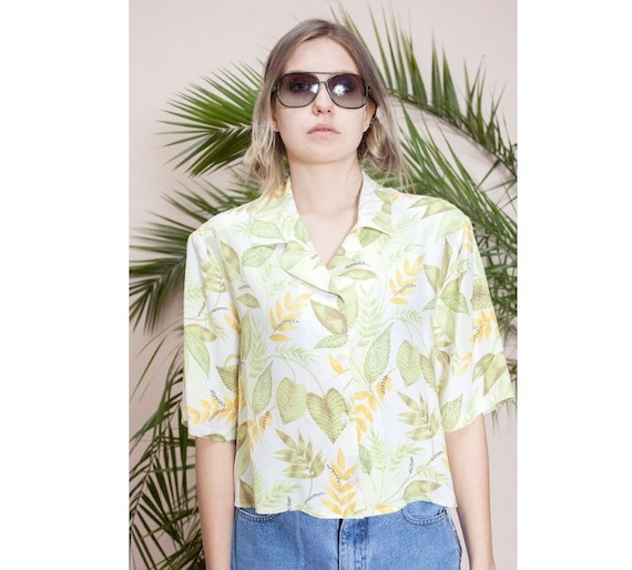 Short sleeve blouse•Womens cropped shirt•Cropped t