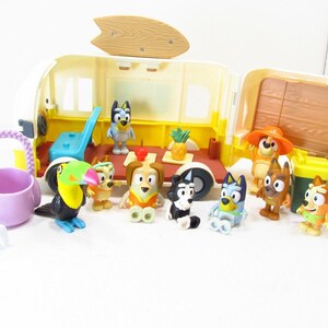 BLUEY  Figures & Camper Van Food Juice Truck Toy Car Moose 10&quot; Fold Out