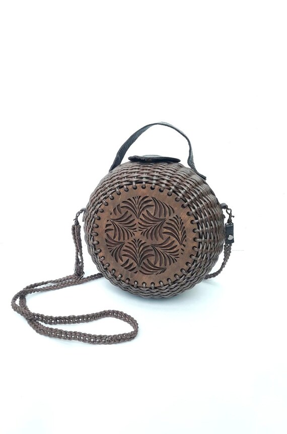 round woven basket purse