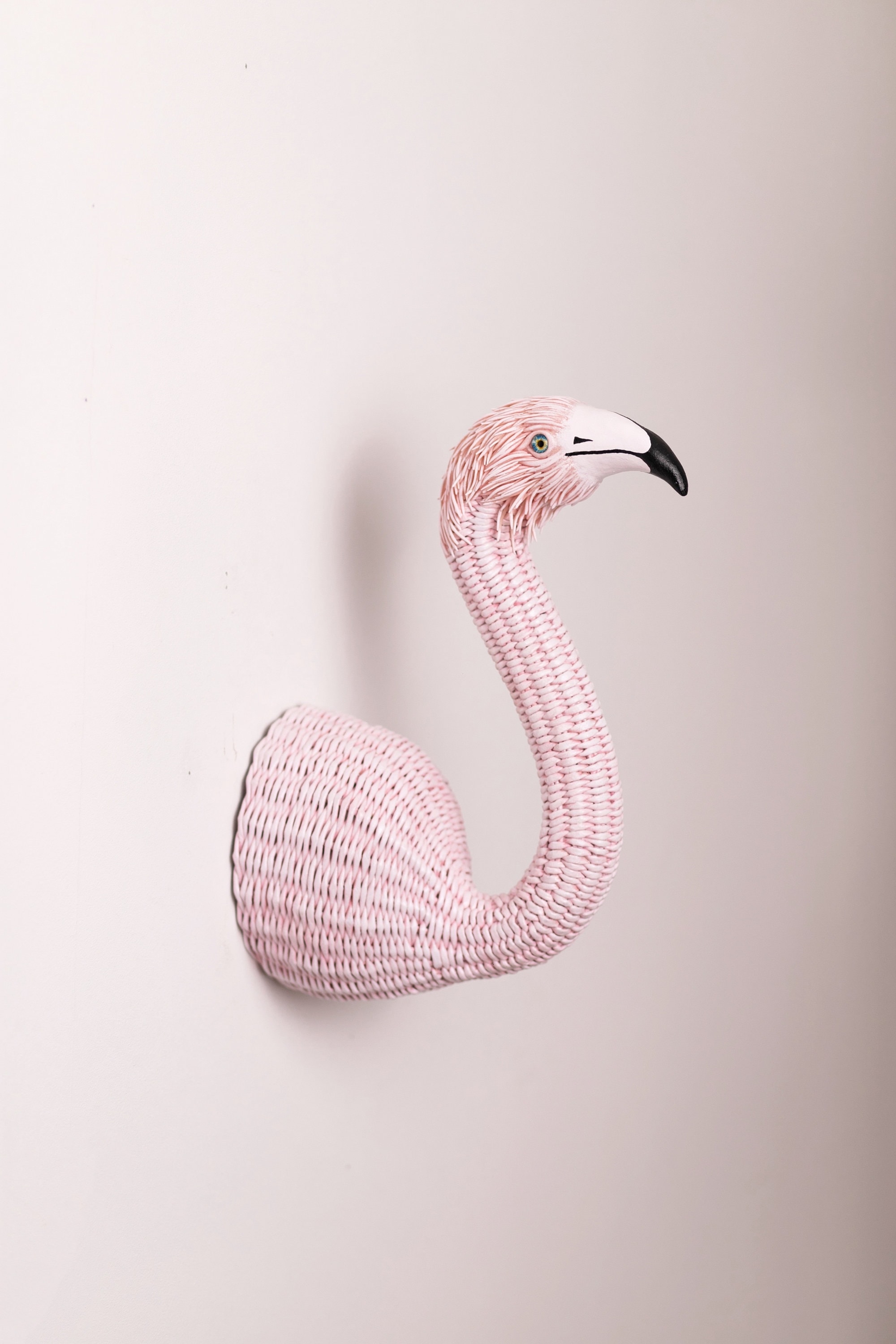 Flamant rose tete de flamant rose en osier oiseau de taxidermie flamant rose tenture murale flamant rose tete d oiseau murale en osier tete de flamant rose fixee au mur Etsy France