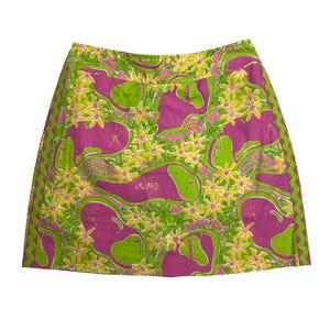 Vintage Lilly Pulitzer Skort Size 2 Colorful Golf Line Drive Novelty Print Mini Skirt Ric Rac Trim Pockets Sporty Maximalist White Label