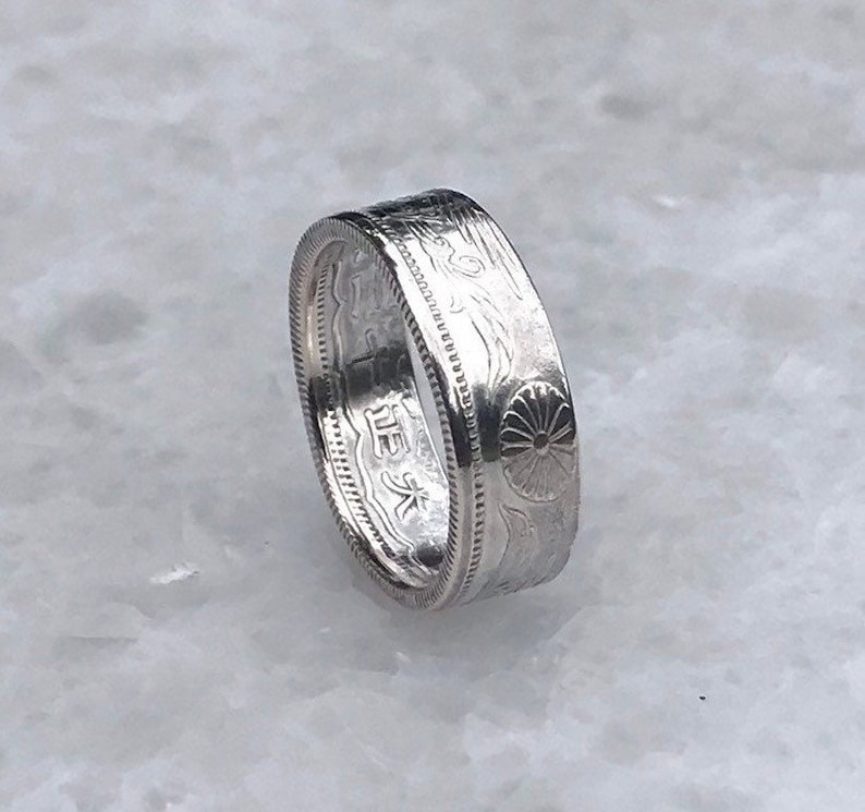 Anillo de plata de 50 sen de la era Taisho japonesa imagen 1