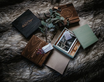 Caja de fotos de madera grabada personalizada y USB / Recuerdo de boda rústico con impresión de madera, hecho a mano en el Reino Unido / Entrega gratuita en el Reino Unido / Grabado con láser