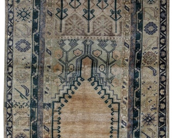 5x8 Ivory and Green Turkish Tribal Rug