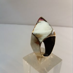 Bague design en bronze Pyramide à facettes haute creuse