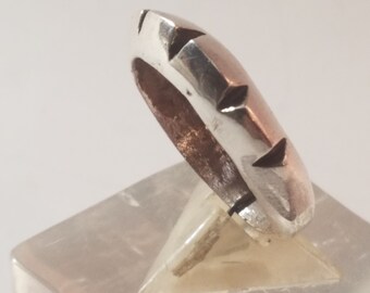 Ring Solid silver design ring small egg with notches