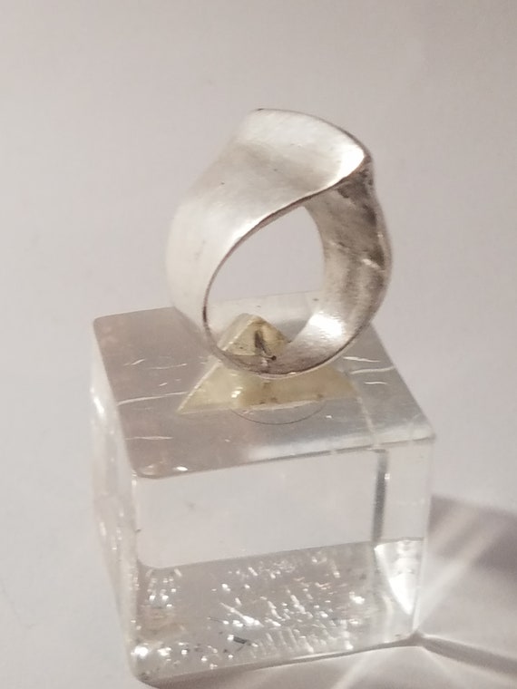 Ring Solid silver design small ridge high narrow - image 2