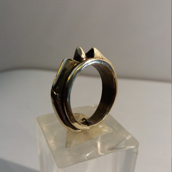 Bronze design ring