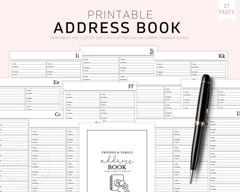 Puede incluir: Agenda de direcciones imprimible con 27 p&aacute;ginas. La portada presenta una ilustraci&oacute;n en blanco y negro de una llave y un cuaderno con el texto "FRIENDS & FAMILY address BOOK".