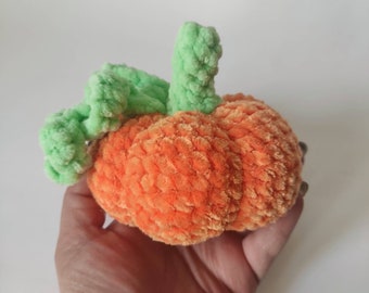Small crochet pumpkin handmade Decorative plush pumpkin Halloween decor indoor