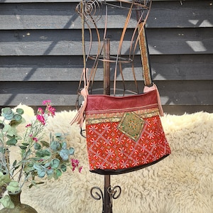 Aztec kilim shoulder bag 'Mariposa' with original vintage Hmong fabrics in combination with leather, crossbody bag with bright colors