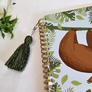 Boho tassel bag charm. tassel keychain. tassel planner feather charm tassel zipper pull charm. long tassel backpack charm llavero mota larga