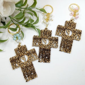 Cross keychain party favors. Guardian Angel prayer keychain first communion party favors. llavero cruz recuerdo de primera comunión. Funeral