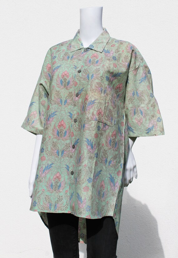 Vintage shirt with flower print in pastel colors … - image 5