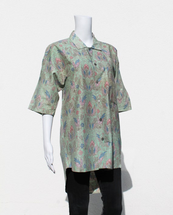 Vintage shirt with flower print in pastel colors … - image 3