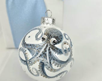 Hand Painted Ornament/Octopus/Chinesorie Style ornament/Unique gift/Gift Box/white Glass Globe/Ornament Hanger