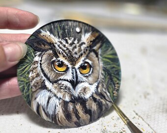 Hand Painted Great Horned Owl Christmas Ornament: acrylic flat disk