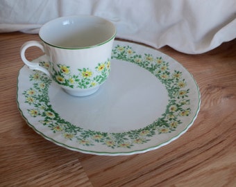 Daisy Hostess Sets from the Taste Setter Collection